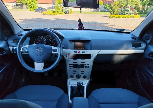 Opel Astra cena 14200 przebieg: 215000, rok produkcji 2007 z Radłów małe 92